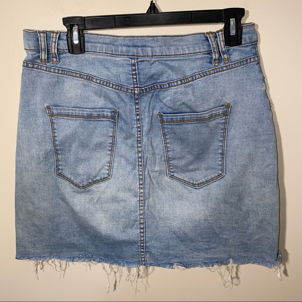 BDG Denim Mini Skirt Size 12 frayed hem - Picture 4 of 4